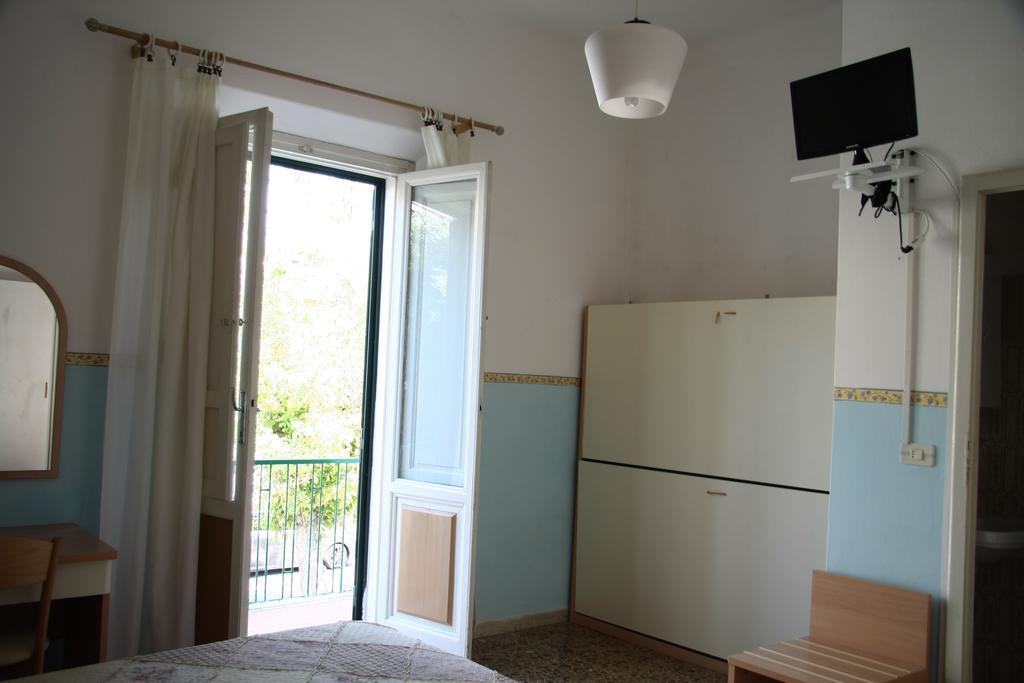 Hotel Ornella Lido di Camaiore Buitenkant foto