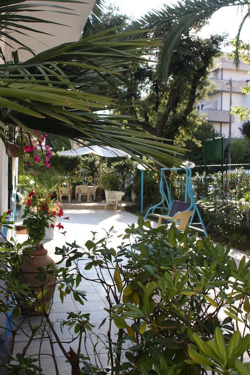 Hotel Ornella Lido di Camaiore Buitenkant foto