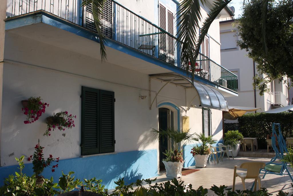 Hotel Ornella Lido di Camaiore Buitenkant foto